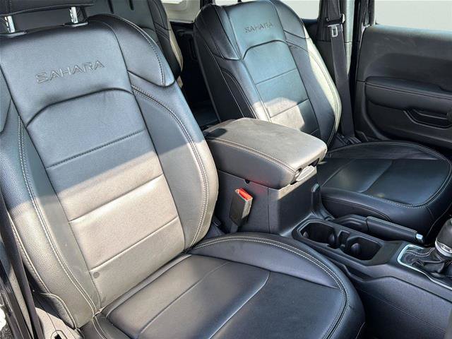 Used 2023 Jeep Wrangler Unlimited Sahara w/ Cold Weather Group AWD/4WD image 15