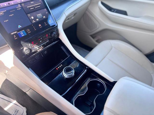 Used 2023 Jeep Grand Cherokee Limited image 21