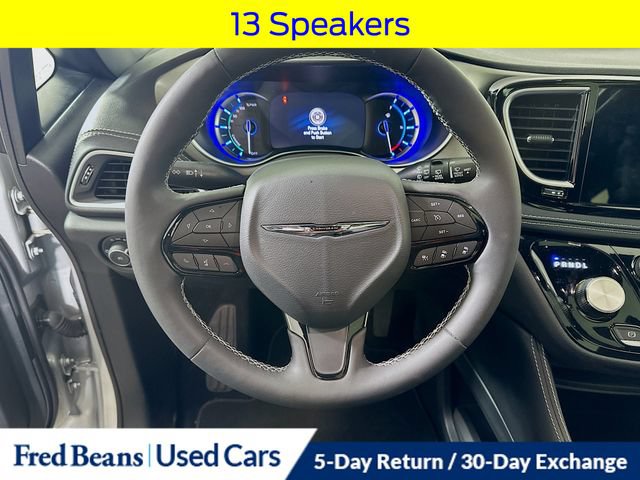 Used 2023 Chrysler Pacifica Limited w/ S Appearance Package FWD image 14