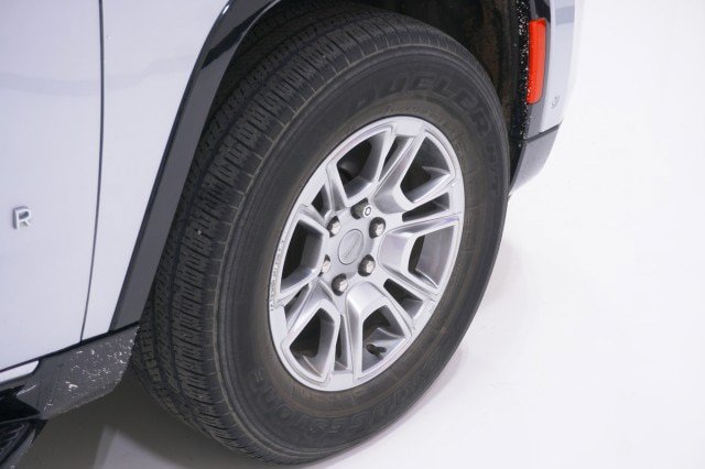 Used 2024 Jeep Wagoneer 4WD image 5