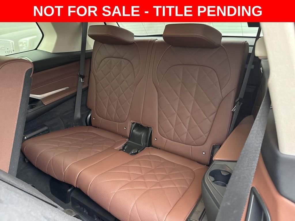 Used 2023 BMW X7 xDrive40i w/ Parking Assistance Package image 15