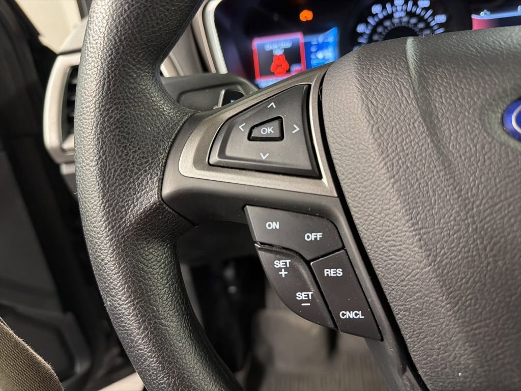 Certified 2017 Ford Fusion SE w/ Fusion SE Technology Package FWD image 18