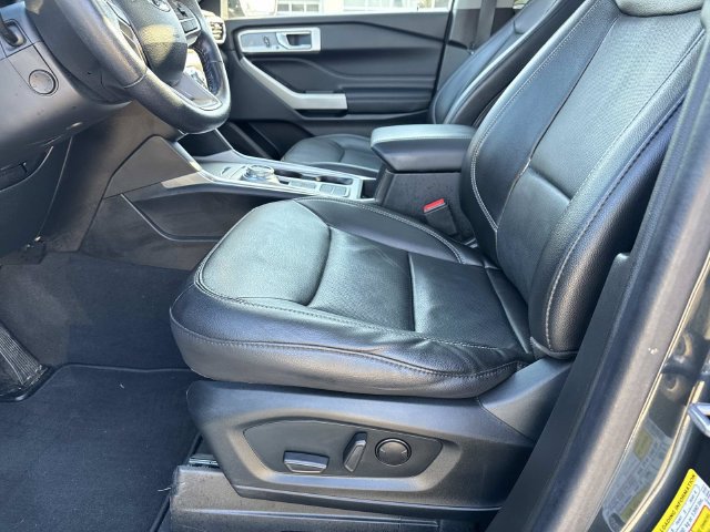 Certified 2022 Ford Explorer Limited w/ Equipment Group 301A RWD image 18