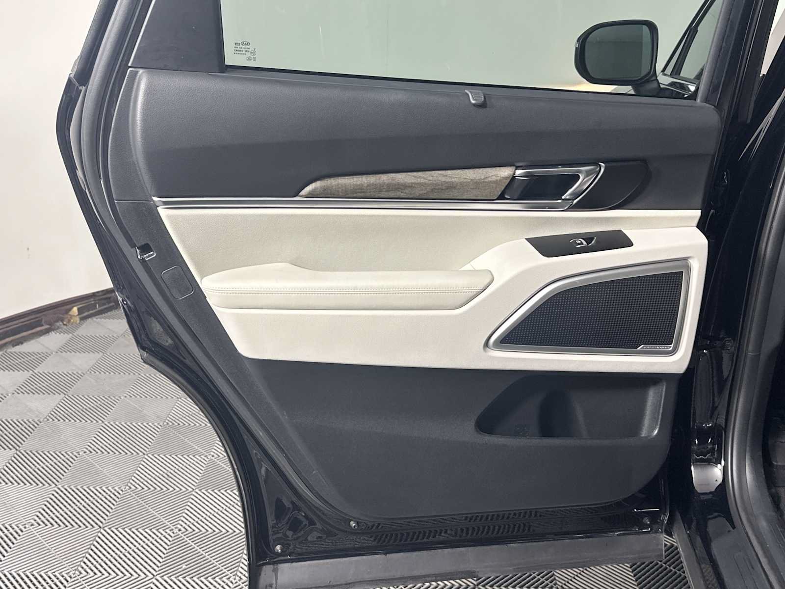 Used 2020 Kia Telluride EX FWD image 23