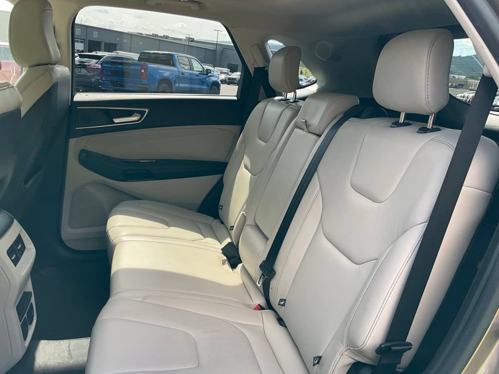 Certified 2020 Ford Edge Titanium AWD/4WD image 18