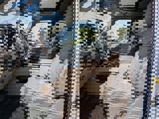 Certified 2025 Ford F350 Platinum w/ Platinum Plus Package image 15