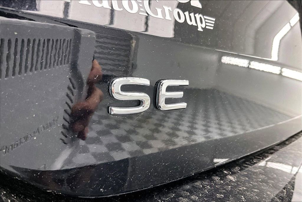 Used 2025 Volkswagen Taos SE image 10