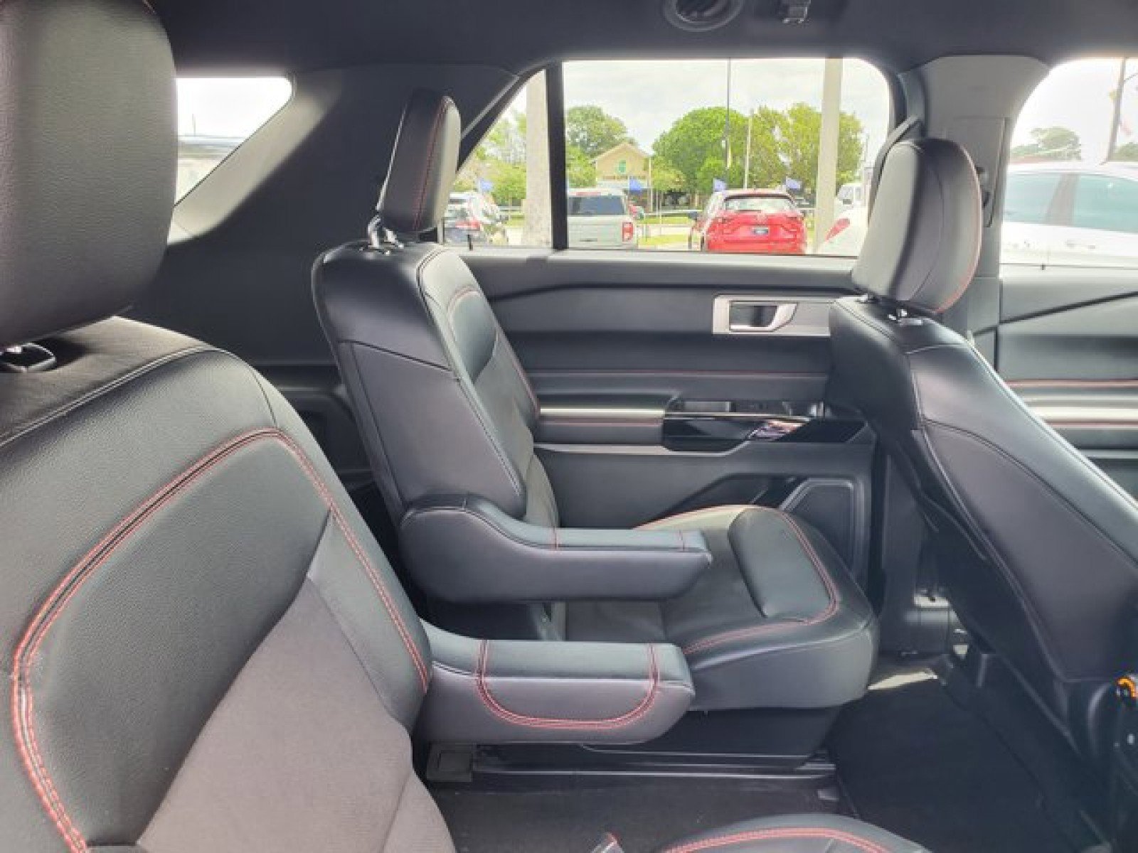 Certified 2023 Ford Explorer ST-Line w/ Class IV Trailer Tow Package RWD image 33