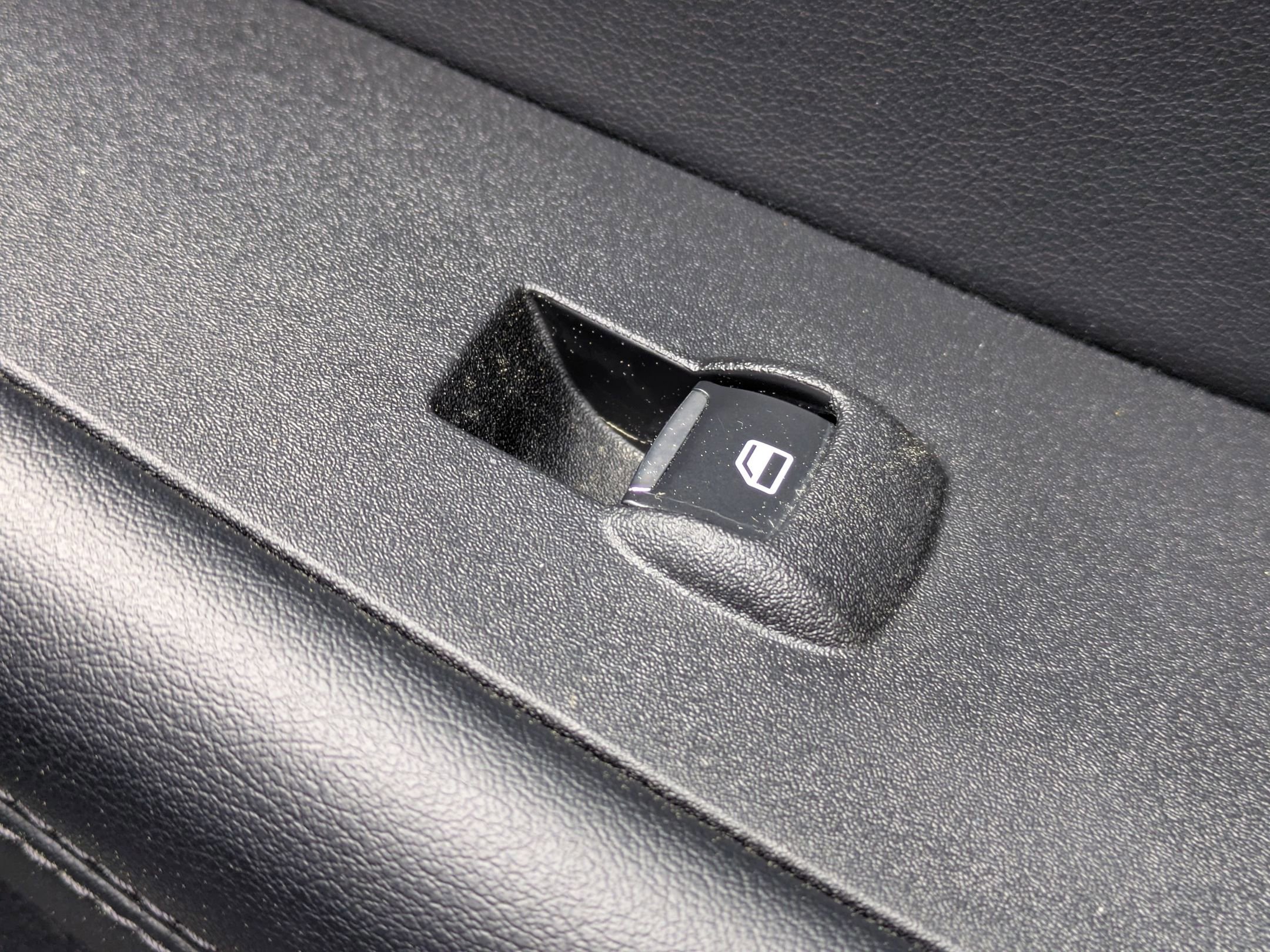 Certified 2023 Ford Edge SEL w/ Convenience Package image 38