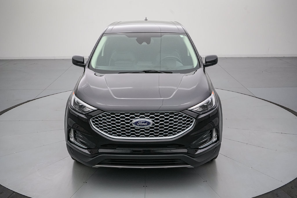 Certified 2024 Ford Edge SEL w/ Convenience Package AWD/4WD image 9