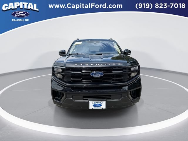 Certified 2025 Ford Expedition Active AWD/4WD image 3