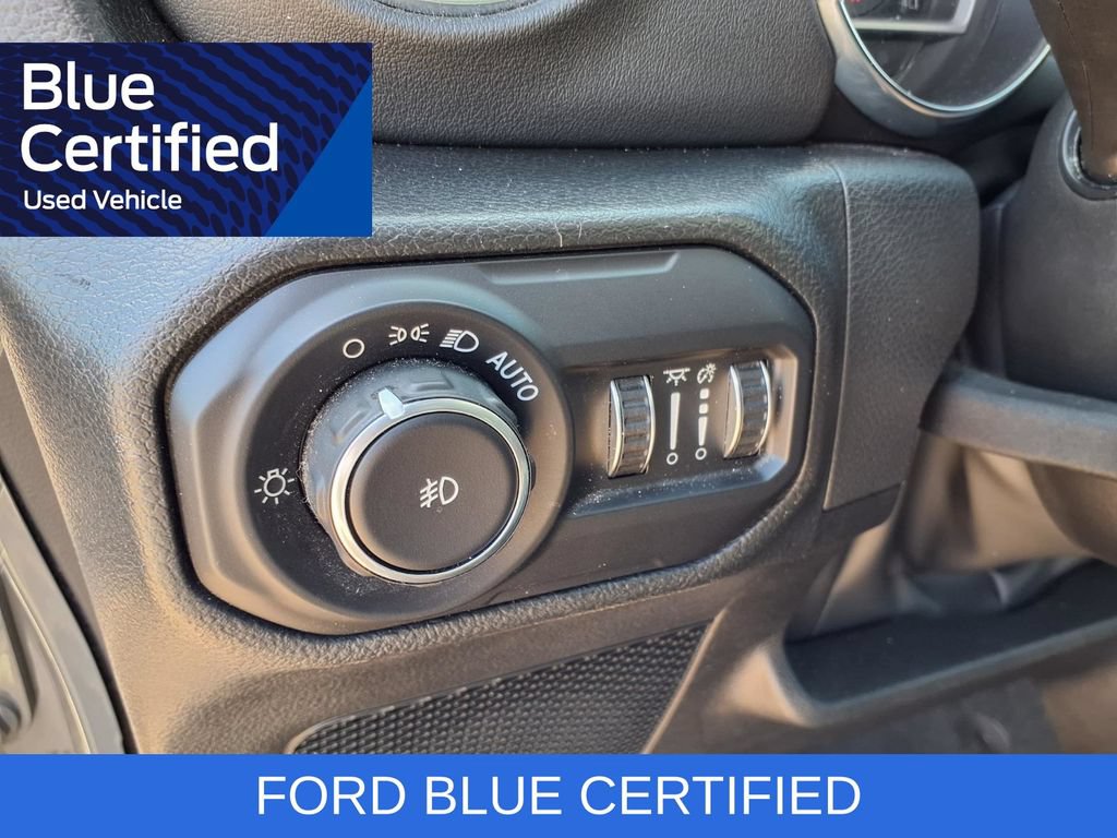 Used 2022 Jeep Wrangler Unlimited Sahara AWD/4WD image 23
