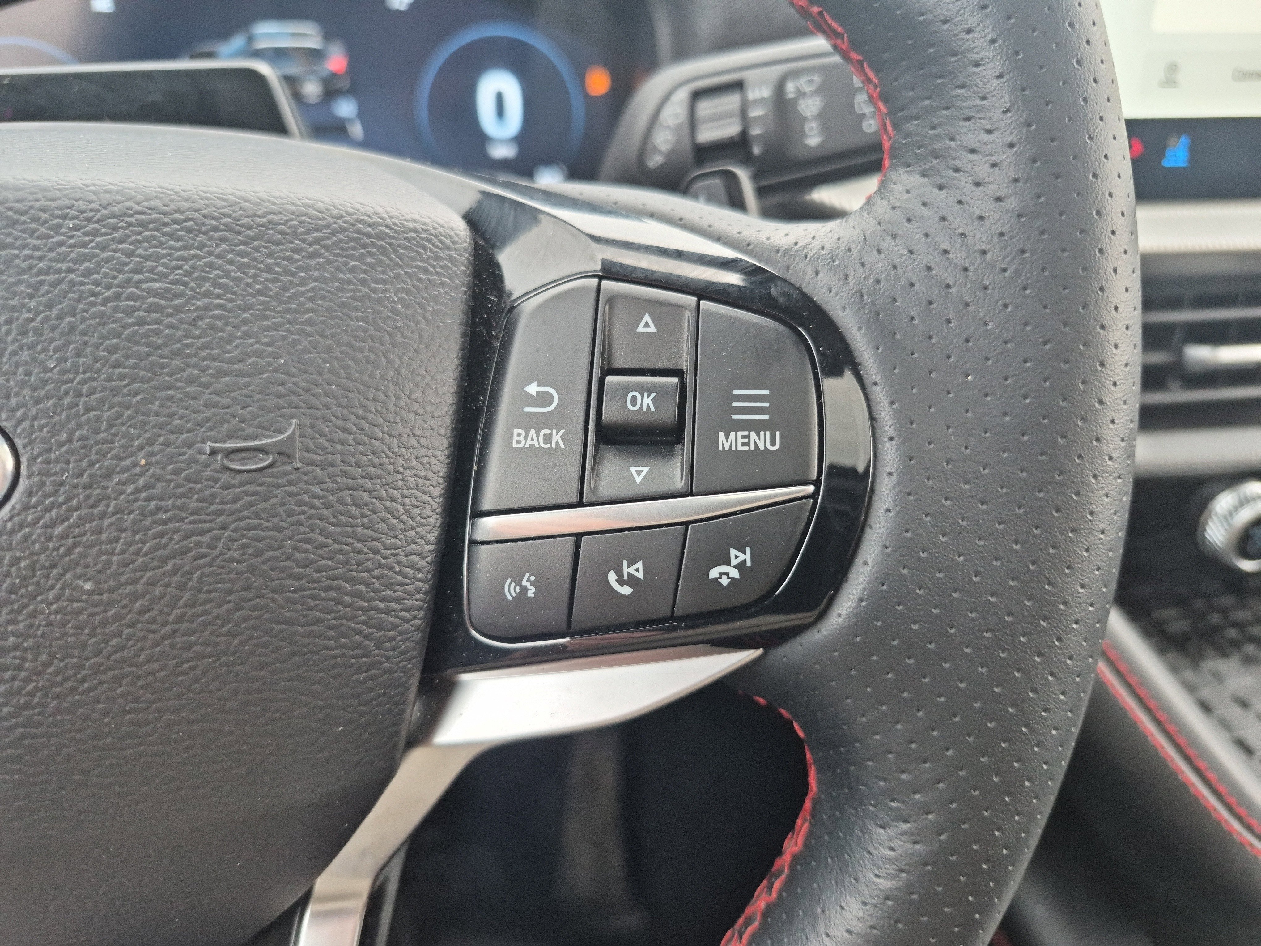 Certified 2025 Ford Explorer ST image 28