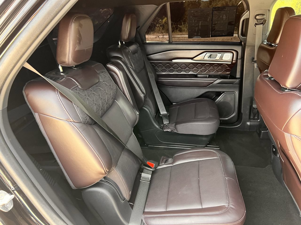 Certified 2025 Ford Explorer Platinum w/ Ultimate Package AWD/4WD image 29