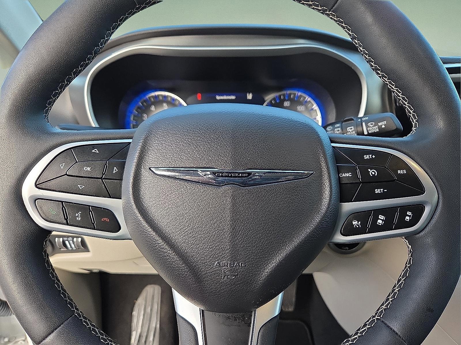 Used 2024 Chrysler Pacifica Touring-L image 24