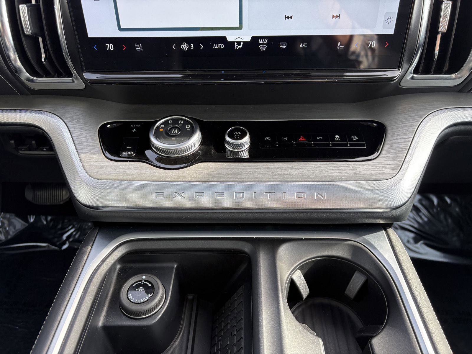 Certified 2025 Ford Expedition Platinum image 15