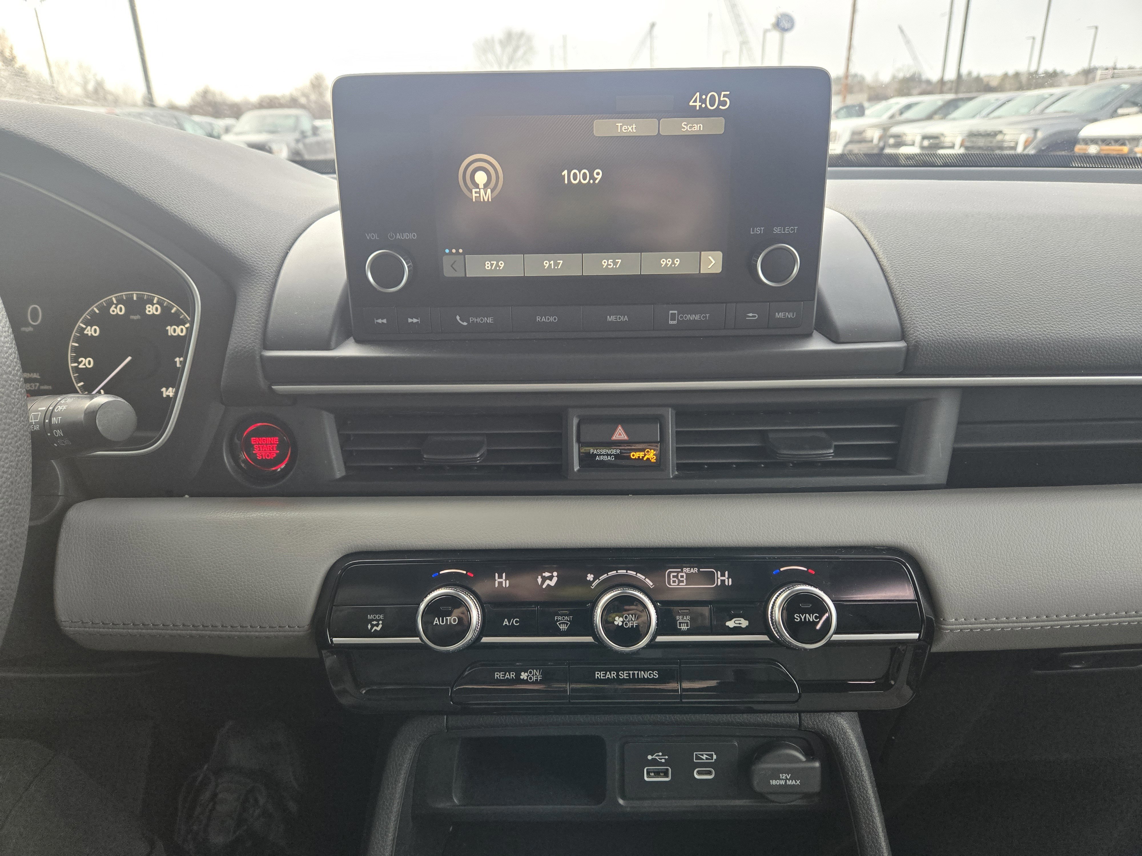 Used 2023 Honda Pilot LX image 23