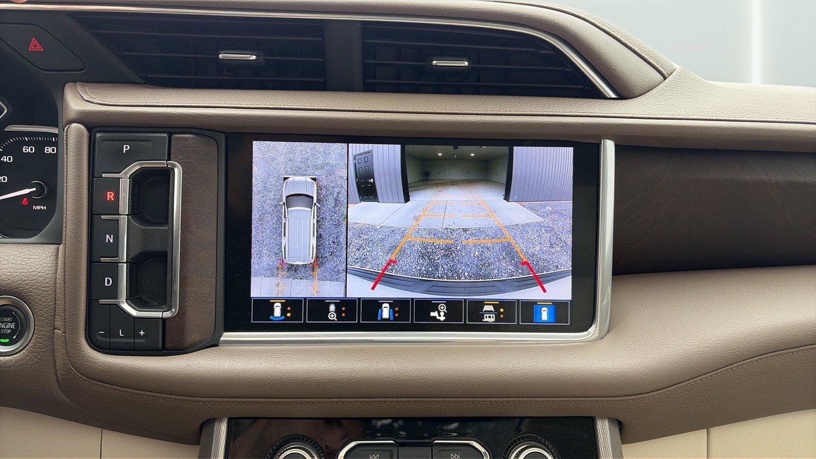 Used 2021 GMC Yukon Denali w/ Denali Premium Package AWD/4WD image 19
