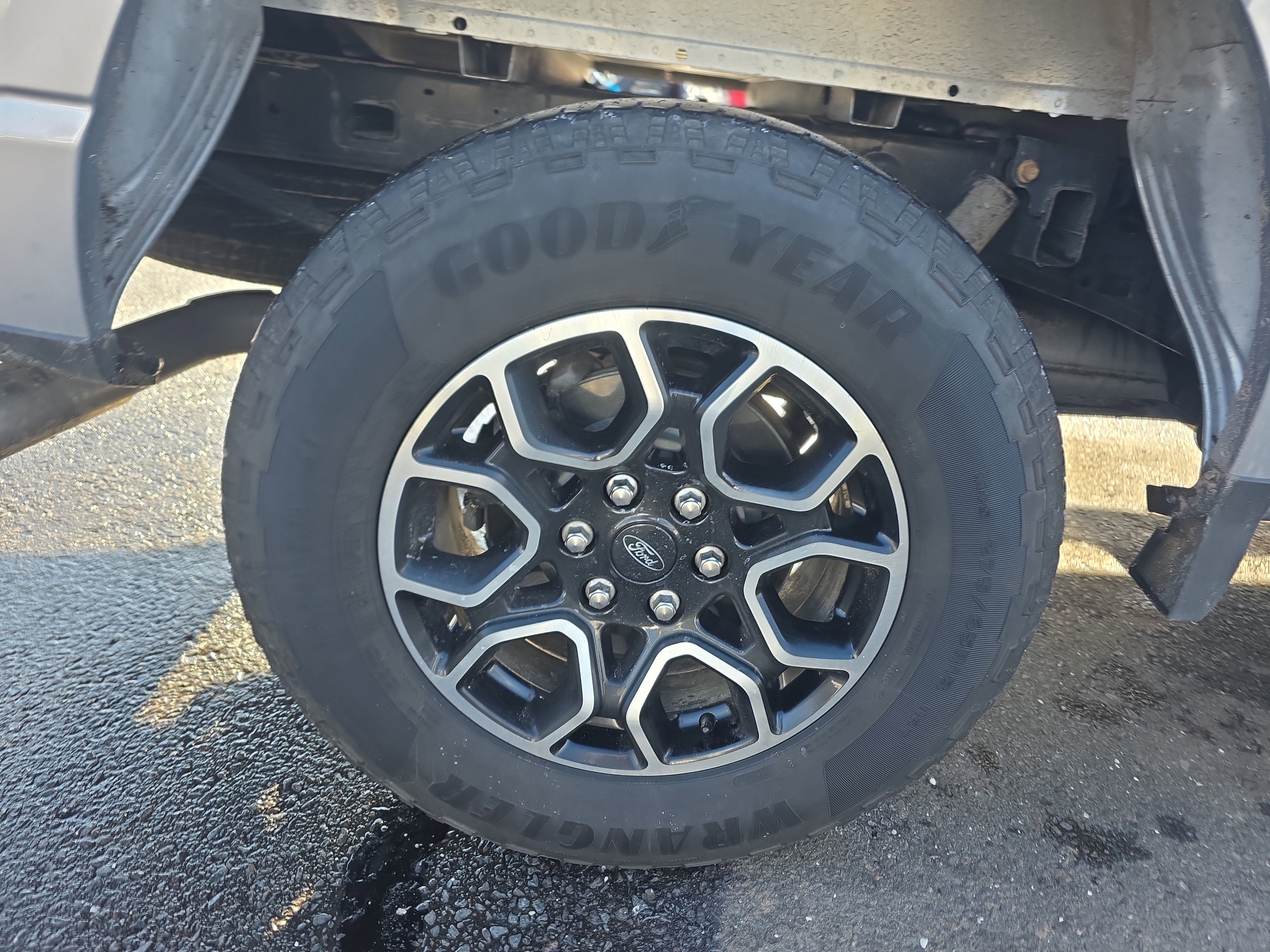 Certified 2022 Ford F150 XLT w/ Equipment Group 302A High image 11