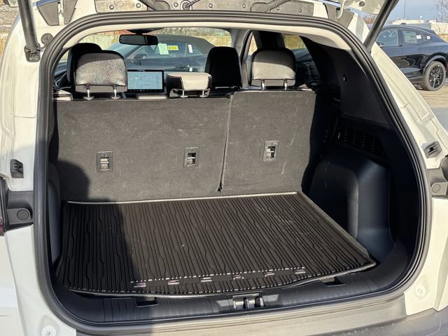 Certified 2025 Ford Escape SE w/ PHEV Premium Package image 18