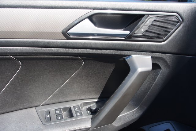 Used 2022 Volkswagen Tiguan SE FWD image 21