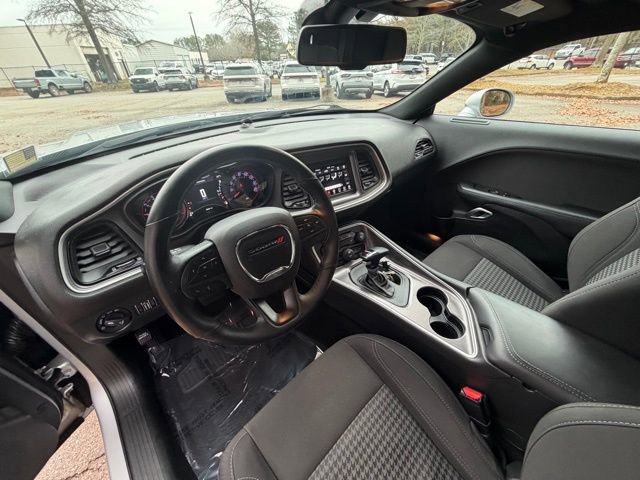 Used 2019 Dodge Challenger SXT w/ Blacktop Package image 7
