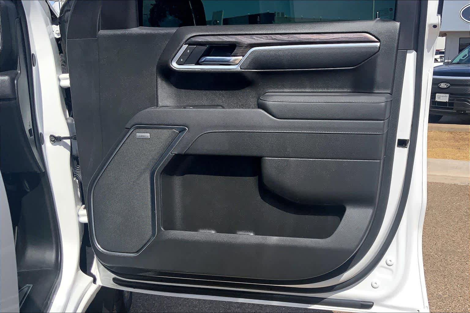 Used 2025 Chevrolet Silverado 1500 LTZ AWD/4WD image 23