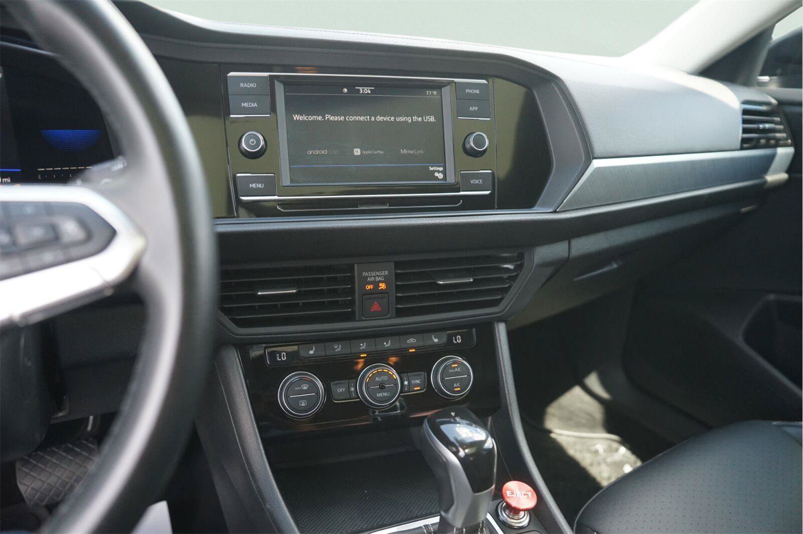 Used 2022 Volkswagen Jetta SE FWD image 26