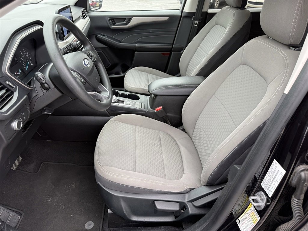 Certified 2022 Ford Escape SE w/ SE Sport Appearance Package image 12