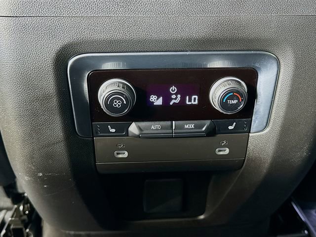 Used 2023 Chevrolet Suburban Z71 w/ Luxury Package image 31