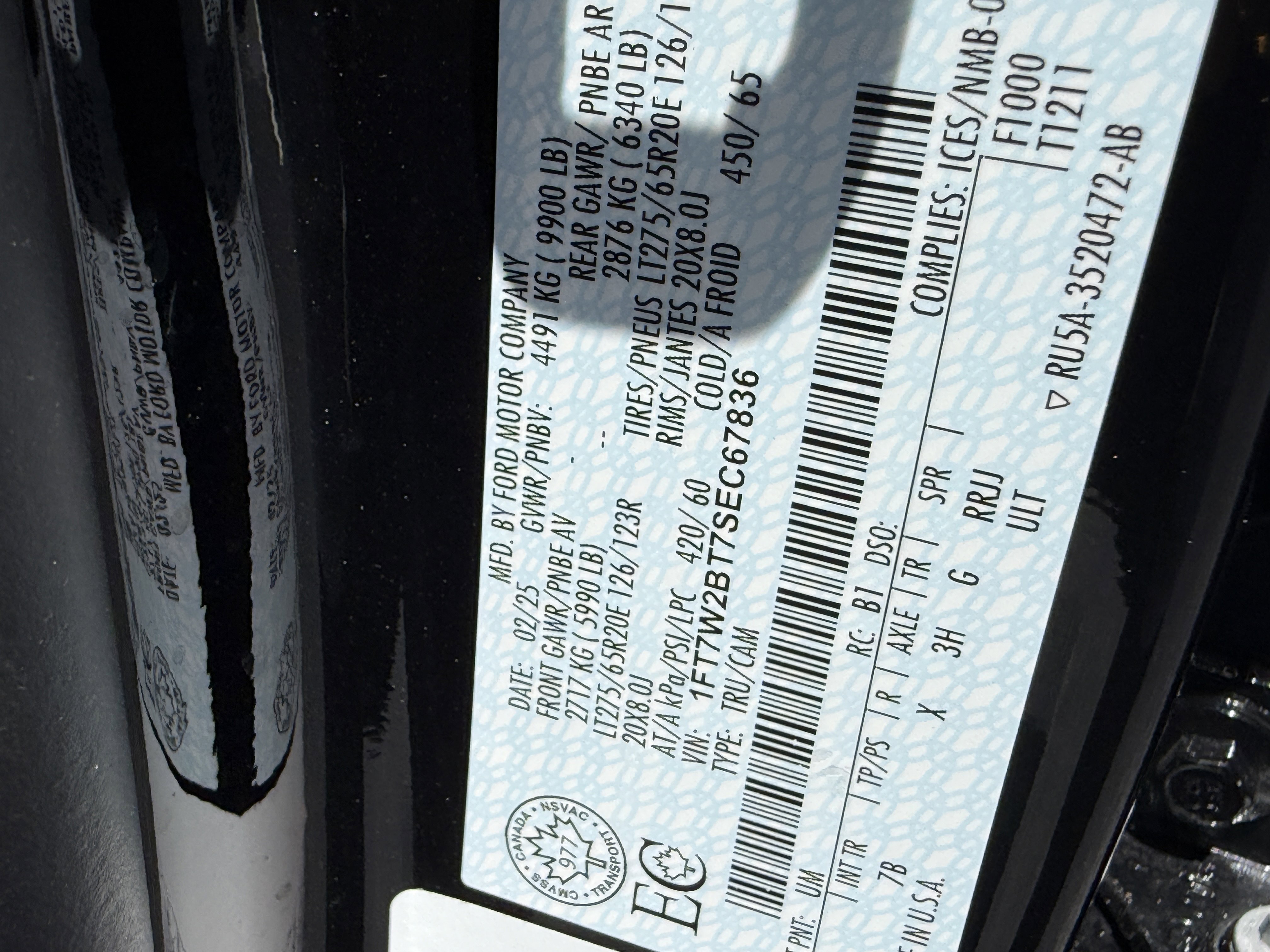 Certified 2025 Ford F250 Platinum w/ FX4 Off-Road Package image 32