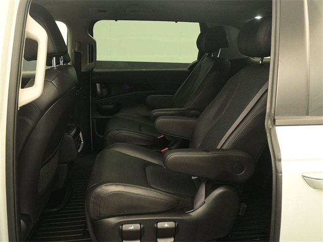 Used 2025 Kia Carnival SX Prestige image 9