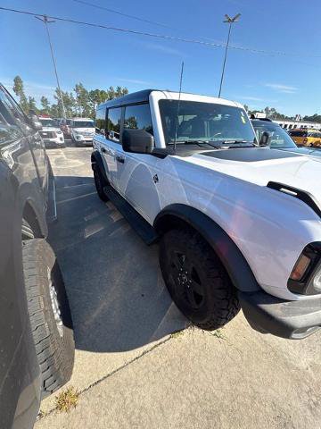 Certified 2025 Ford Bronco Outer Banks w/ Black Appearance Package AWD/4WD image 4