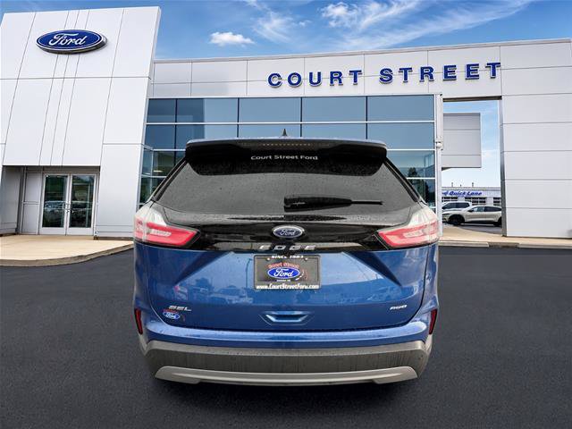 Certified 2022 Ford Edge SEL w/ Convenience Package AWD/4WD image 4