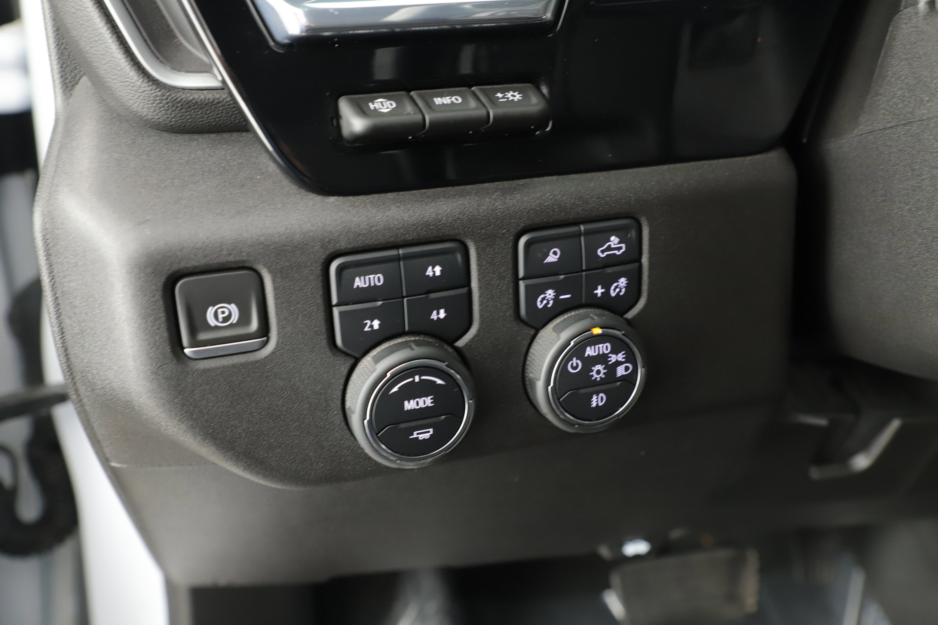 Used 2024 Chevrolet Silverado 3500 High Country w/ Technology Package image 14