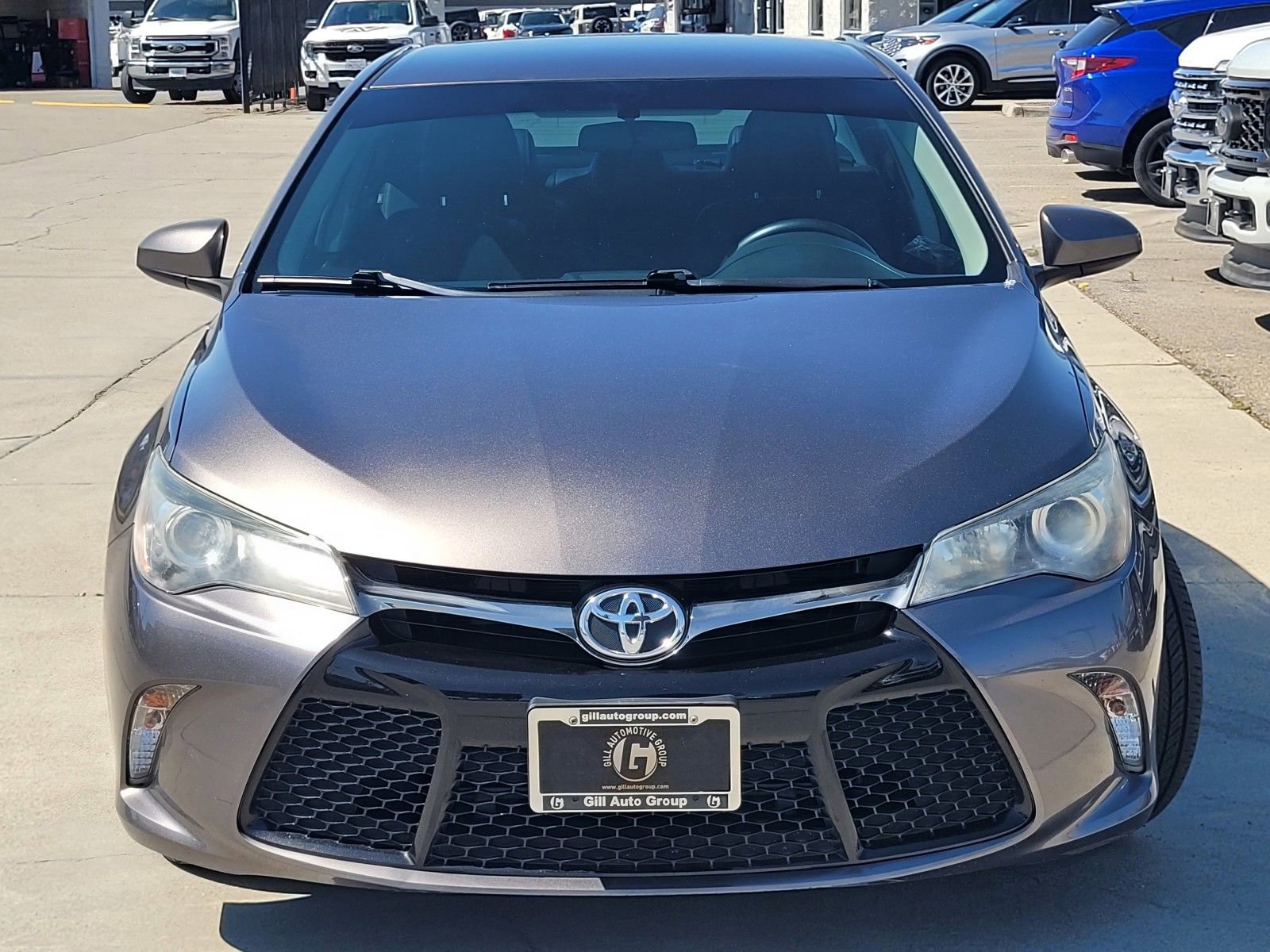 Used 2017 Toyota Camry SE FWD image 2