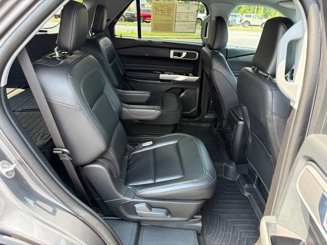 Certified 2023 Ford Explorer XLT w/ Equipment Group 202A RWD image 19
