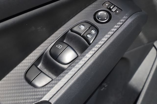 Used 2025 Nissan Altima 2.5 SV FWD image 16