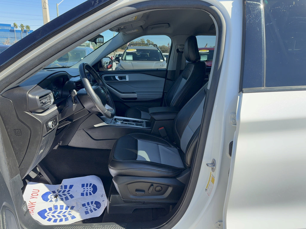 Certified 2023 Ford Explorer XLT w/ Equipment Group 202A RWD image 11