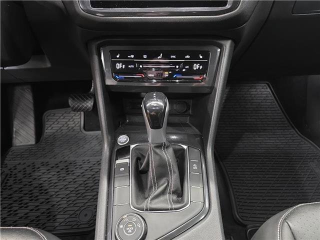 Used 2022 Volkswagen Tiguan SE AWD/4WD image 11