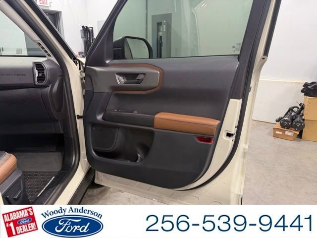 Certified 2025 Ford Bronco Sport Outer Banks w/ Outer Banks Tech Package+ AWD/4WD image 30