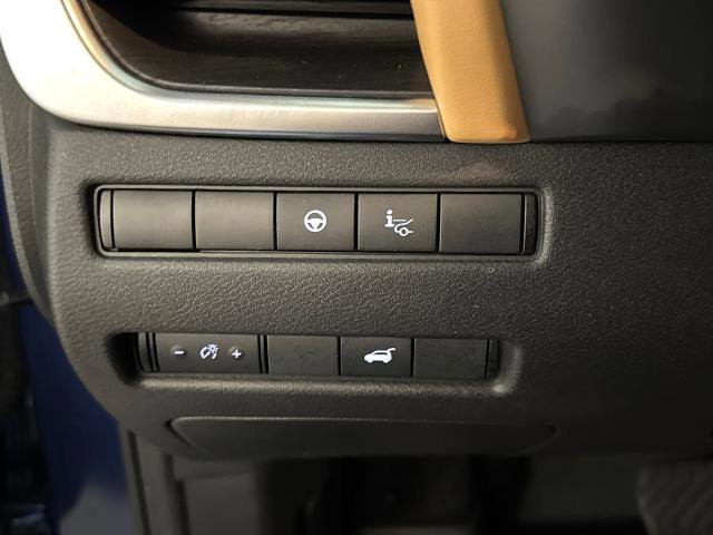 Used 2022 Nissan Rogue Platinum w/ Head-Up Display Package image 14