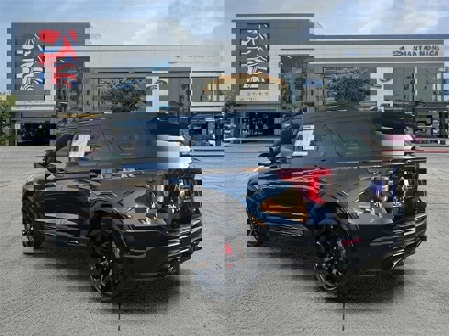 Certified 2020 Ford Explorer ST w/ ST Street Pack image 5