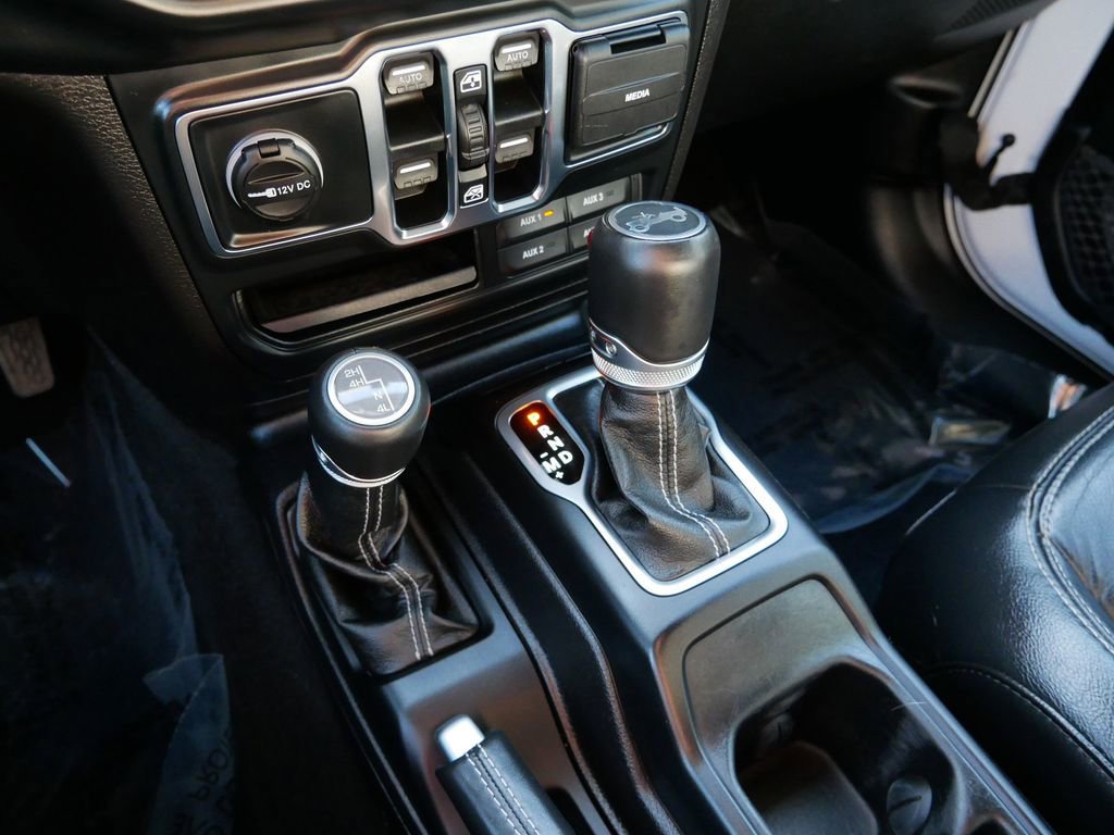 Used 2018 Jeep Wrangler Unlimited Sahara AWD/4WD image 27
