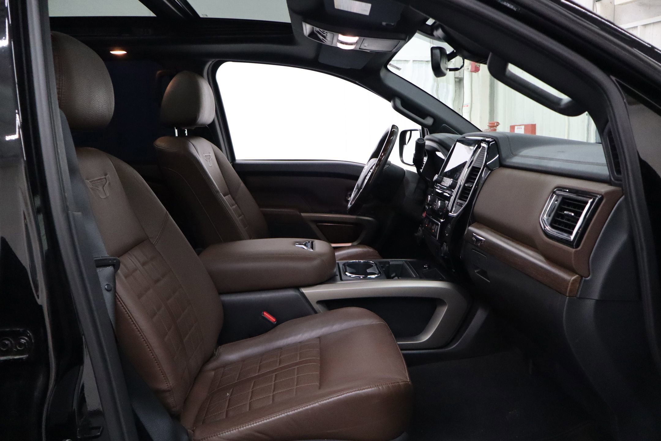 Used 2021 Nissan Titan Platinum Reserve w/ Moonroof Package image 36