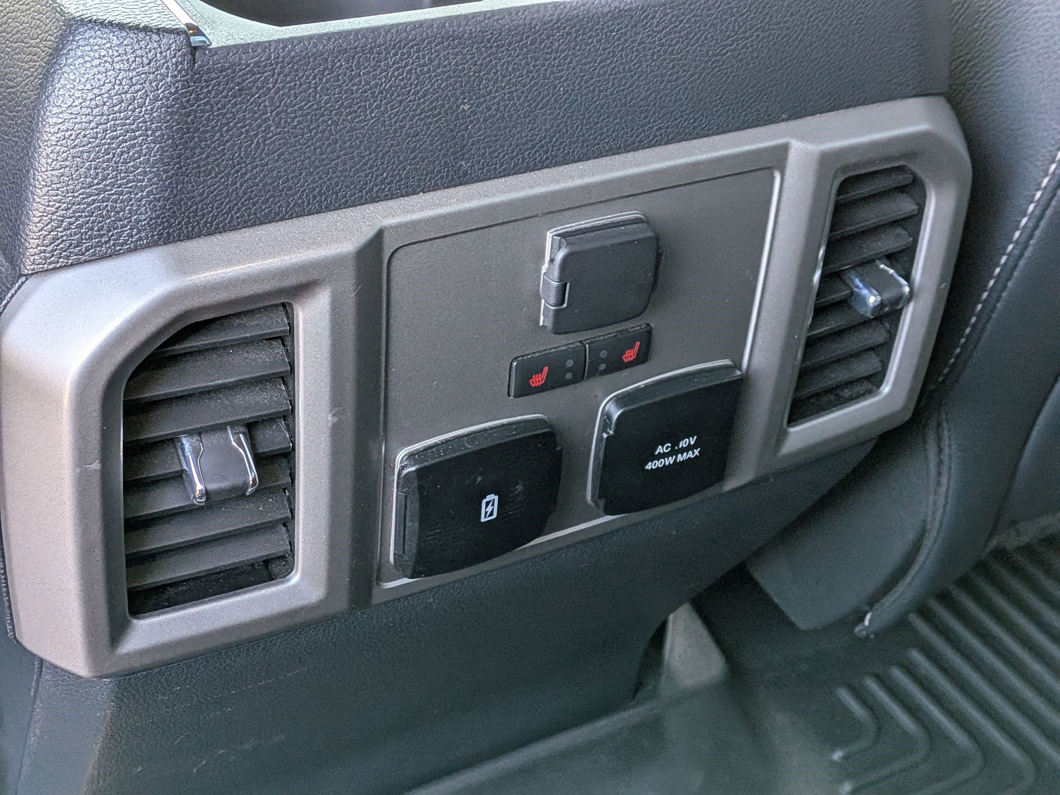 Certified 2022 Ford F350 Lariat w/ Tremor Off-Road Package image 29