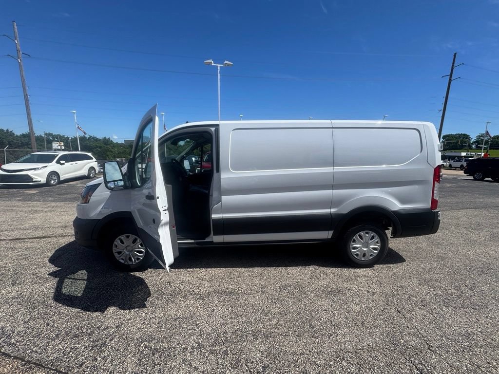 Certified 2024 Ford Transit 250 Low Roof w/ Load Area Protection Package RWD image 4