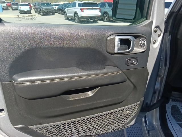 Used 2019 Jeep Wrangler Unlimited Sahara image 11