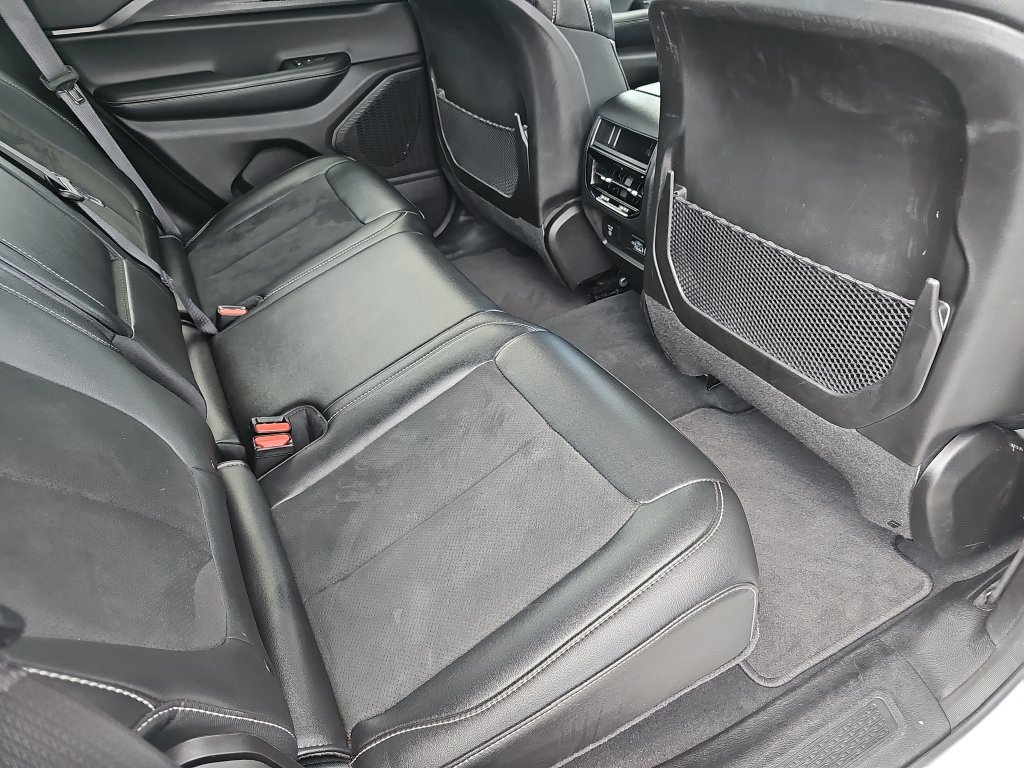 Used 2025 Jeep Grand Cherokee Altitude AWD/4WD image 11