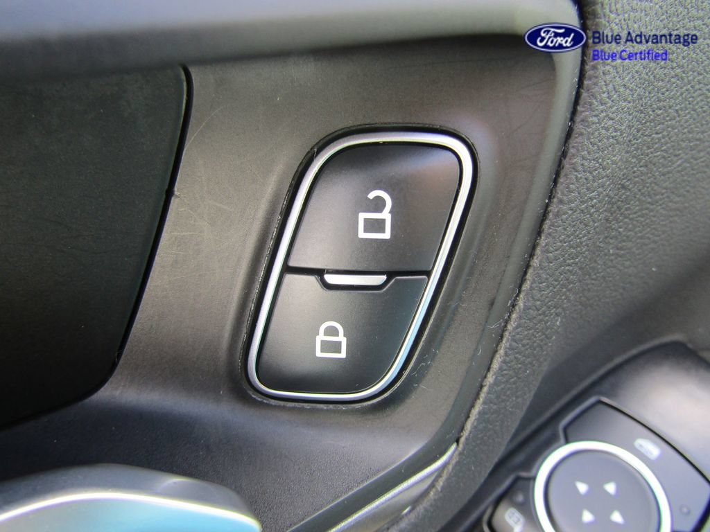 Certified 2025 Ford Escape SE FWD image 26